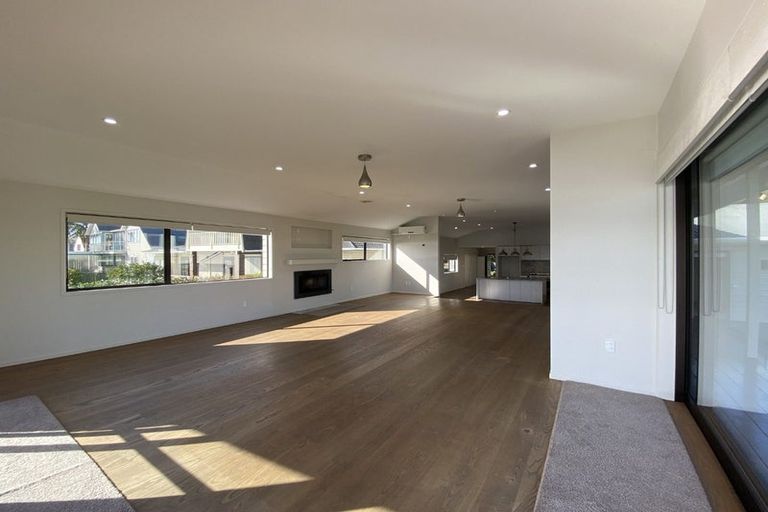 Photo of property in 62 The Terrace, Herald Island, Auckland, 0618