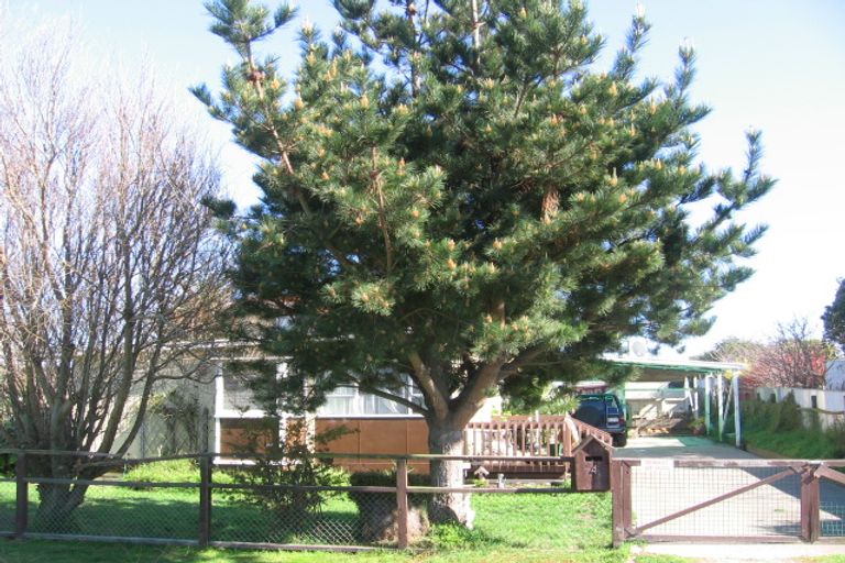 Photo of property in 4 Kennedy Street, Foxton Beach, Foxton, 4815