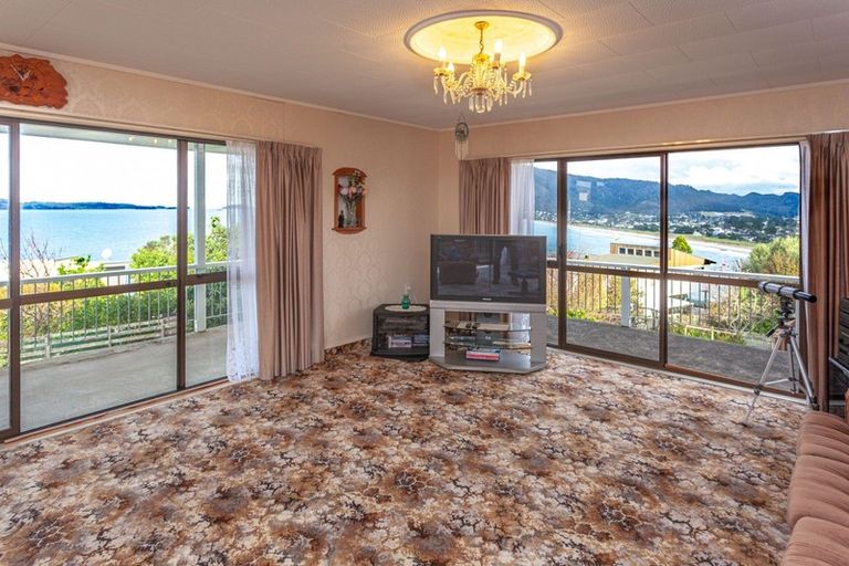 Photo of property in 215 Paku Drive, Tairua, 3508