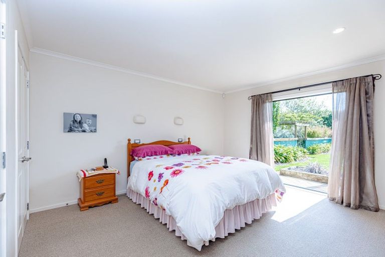 Photo of property in 35 Saint Oswalds Drive, Brunswick, 4571