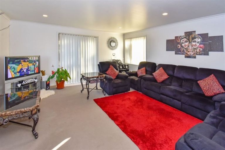 Photo of property in 43 Cyclamen Road, Mangere, Auckland, 2022