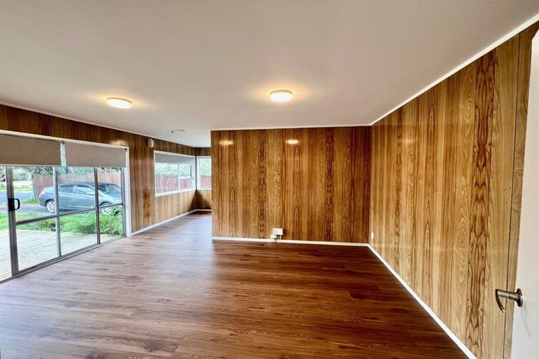 Photo of property in 36 Challen Close, Conifer Grove, Takanini, 2112