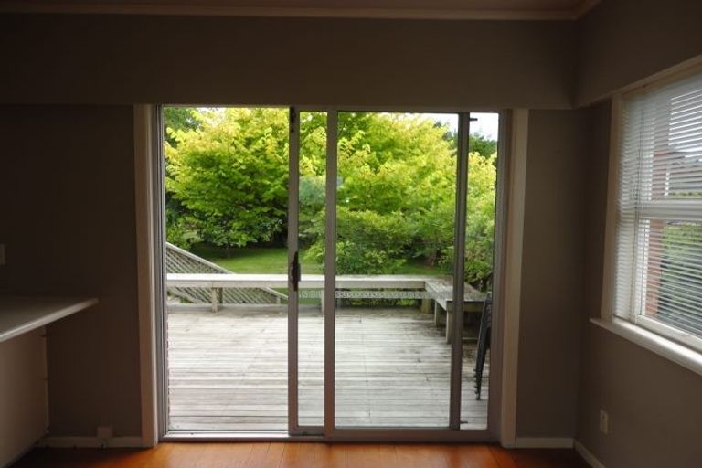 Photo of property in 21 Fowler Street, Northcote, Auckland, 0627