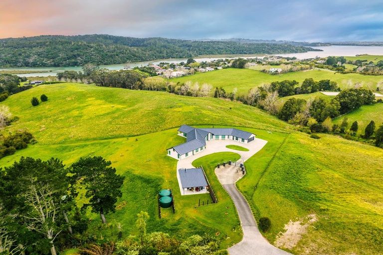 Photo of property in 135 Okura River Road, Okura, Albany, 0792