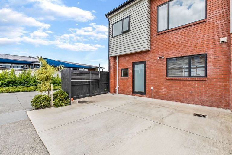 Photo of property in 2 Fermi Lane, Papakura, 2110