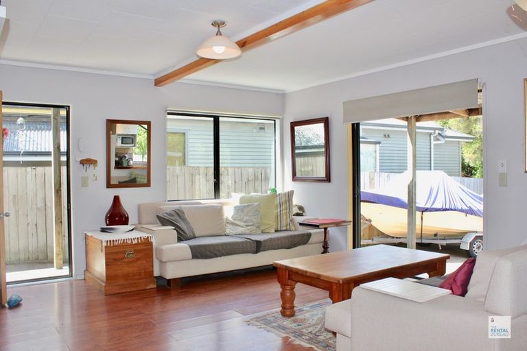 Photo of property in 174 Woodlands Park Road, Titirangi, Auckland, 0604