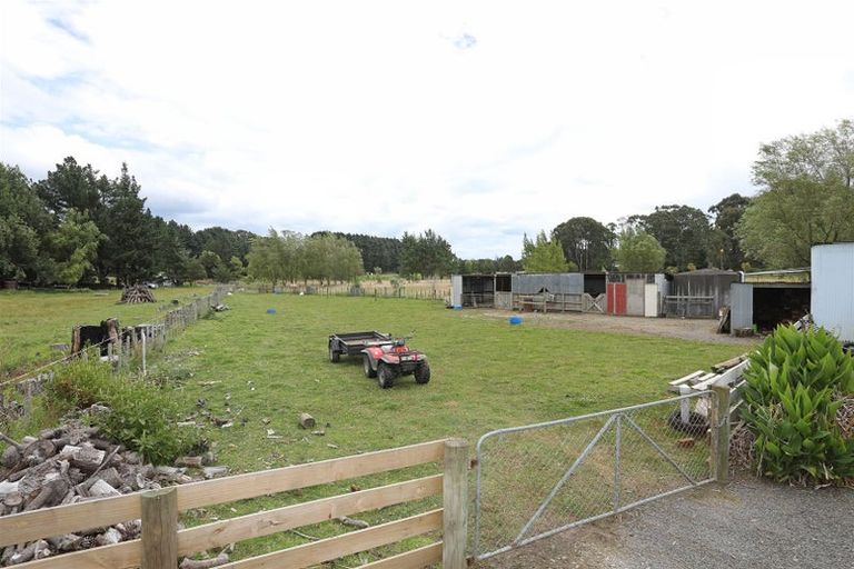 Photo of property in 21 Raumai Road, Bulls, 4894