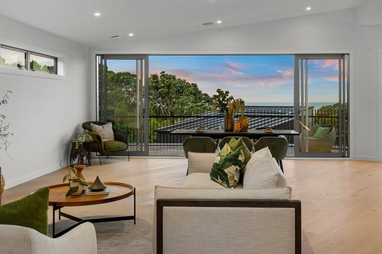 Photo of property in 61a Churchill Road, Murrays Bay, Auckland, 0630