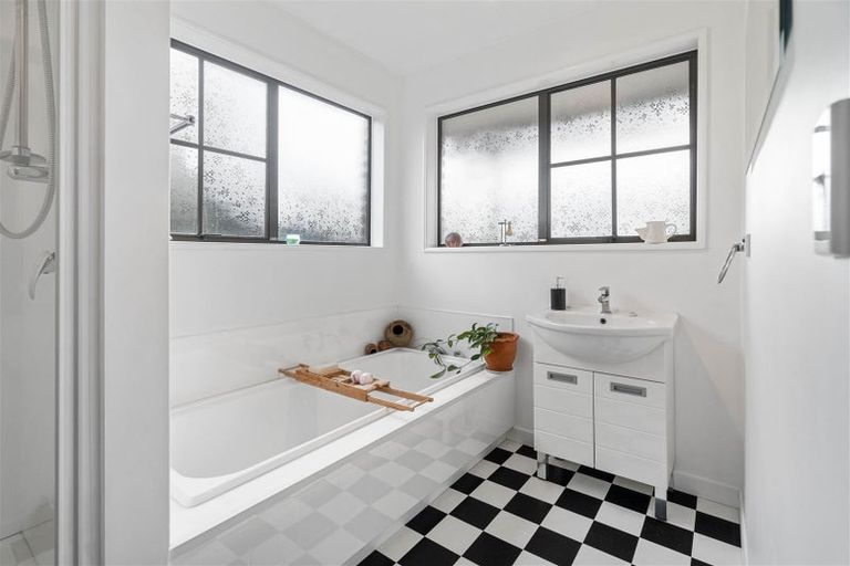 Photo of property in 11 Rawlings Lane, Somerfield, Christchurch, 8024