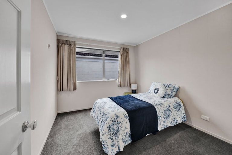 Photo of property in 54 Karina Road, Merrilands, New Plymouth, 4312