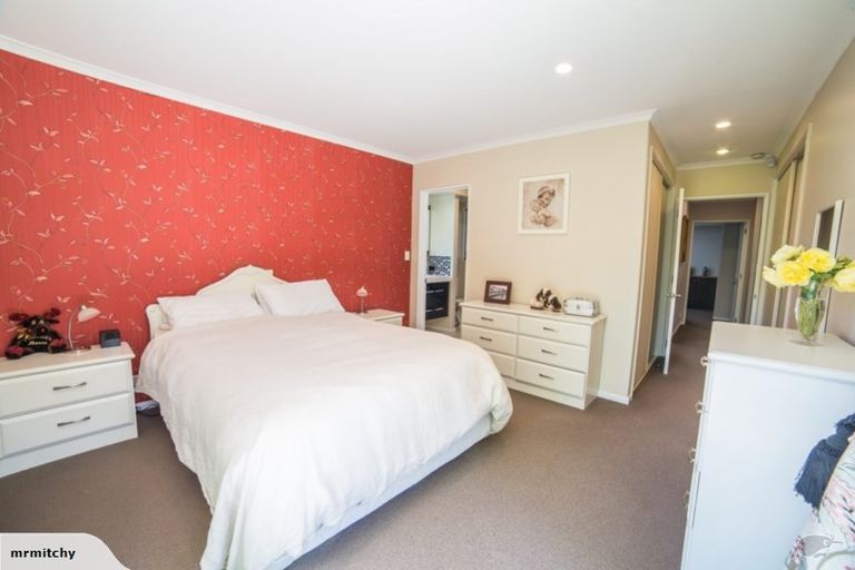 Photo of property in 3 Scarlet Lane, Redwood, Christchurch, 8051