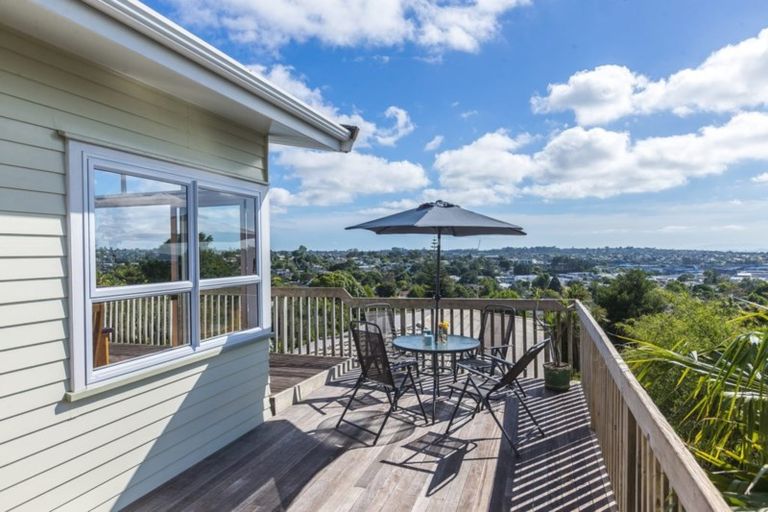 Photo of property in 1/60 Chivalry Road, Glenfield, Auckland, 0629