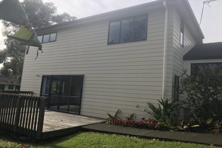 Photo of property in 1/15 Glastron Place, Bayview, Auckland, 0629