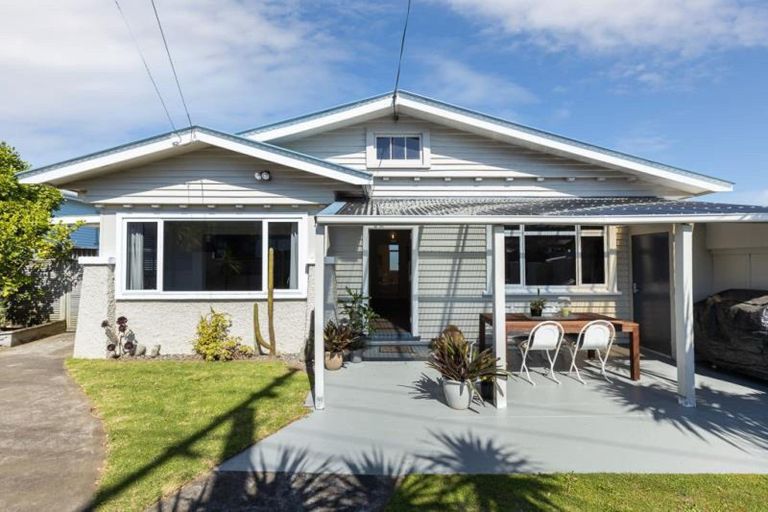 Photo of property in 25 Birdwood Avenue, Moturoa, New Plymouth, 4310