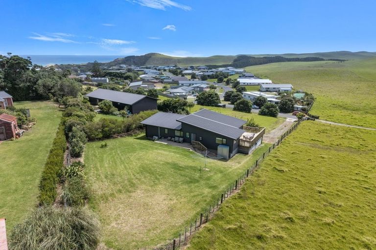 Photo of property in 4 Gillespie Drive, Baylys Beach, Dargaville, 0377
