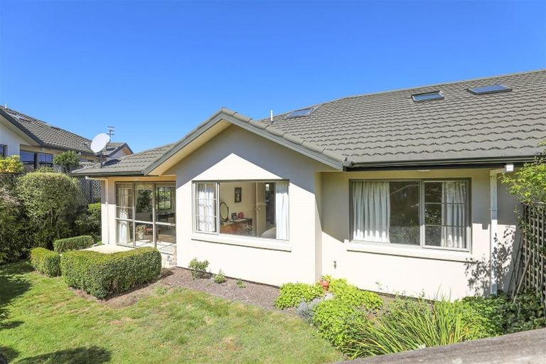 Photo of property in 19 Lakeridge Close, Rangatira Park, Taupo, 3330