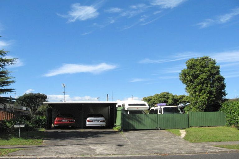 Photo of property in 15 Megan Avenue, Pakuranga Heights, Auckland, 2010