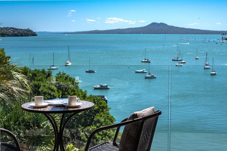 Photo of property in 33 Takutai Avenue, Half Moon Bay, Auckland, 2012