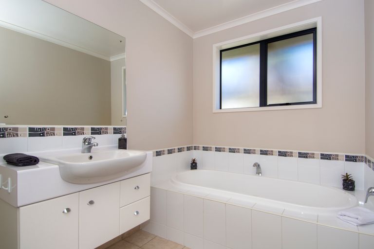 Photo of property in 23 Oreti Crescent, Papamoa Beach, Papamoa, 3118