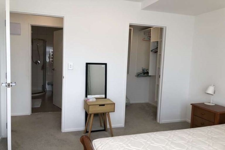 Photo of property in Apollo Apartments, 201/46 Rosedale Road, Rosedale, Auckland, 0632