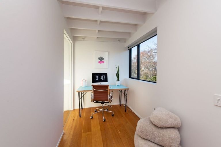 Photo of property in 9 Beacon Point Road, Wanaka, 9305