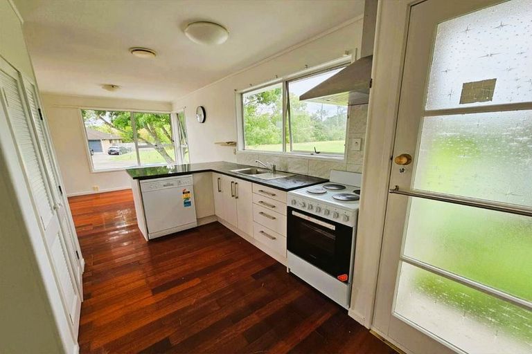 Photo of property in 15 Pixie Place, Pakuranga Heights, Auckland, 2010