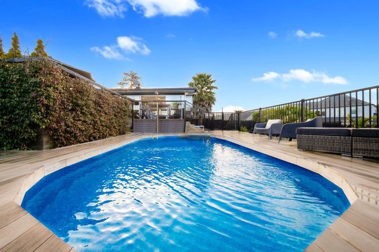 Photo of property in 81 Bleakhouse Road, Howick, Auckland, 2014