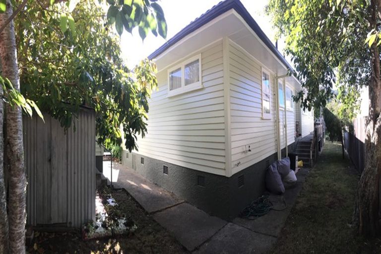 Photo of property in 2 Hatton Street, Karori, Wellington, 6012