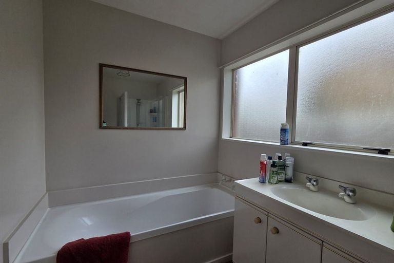 Photo of property in 72 Blighs Road, Strowan, Christchurch, 8052