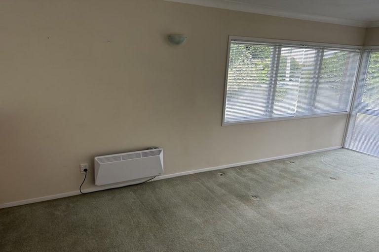 Photo of property in 1/9 East Coast Road, Milford, Auckland, 0620