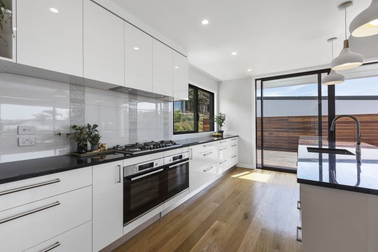 Photo of property in 7b Montrose Place, Highlands Park, New Plymouth, 4312