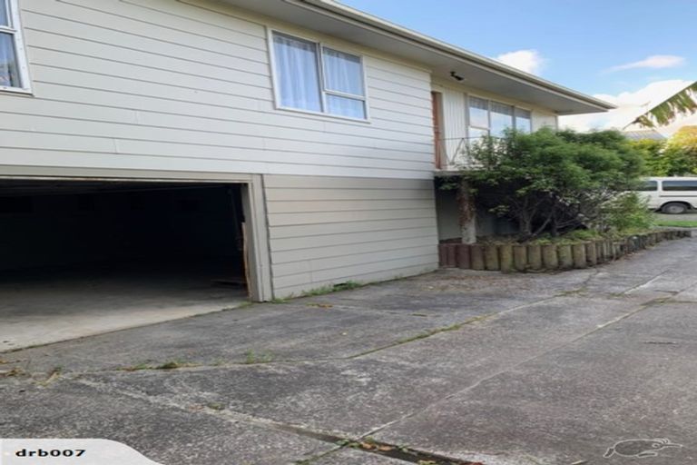 Photo of property in 19 Keegan Drive, Massey, Auckland, 0614