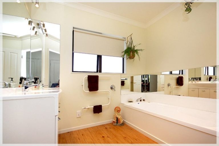 Photo of property in 4 Malthus Place, Foxton Beach, Foxton, 4815