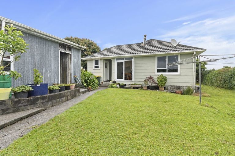 Photo of property in 64 Omata Road, Marfell, New Plymouth, 4310