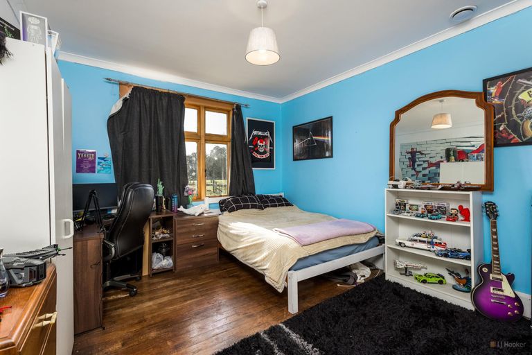 Photo of property in 19 Mount John Road, Waimate, 7977