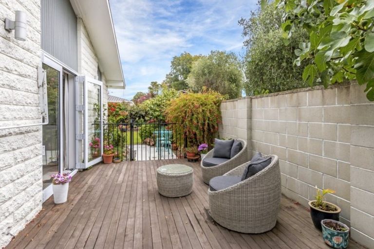 Photo of property in 11 Hanover Place, Ilam, Christchurch, 8041