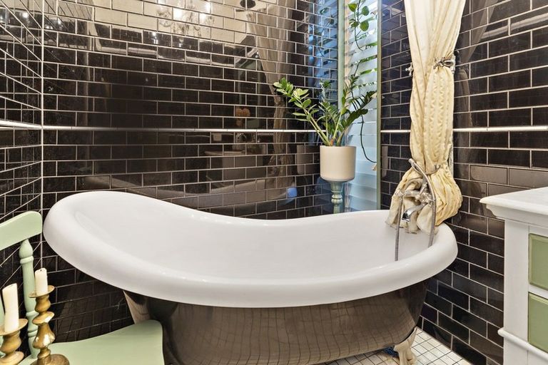 Photo of property in 10 Venice Street, Martinborough, 5711