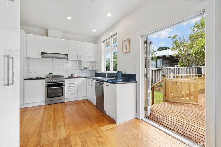 Photo of property in 76 Ira Street, Miramar, Wellington, 6022