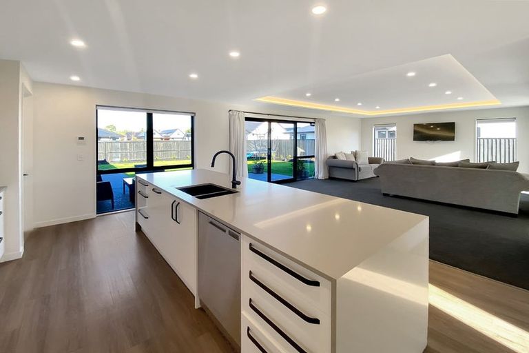 Photo of property in 11 Saint James Place, Rangiora, 7400