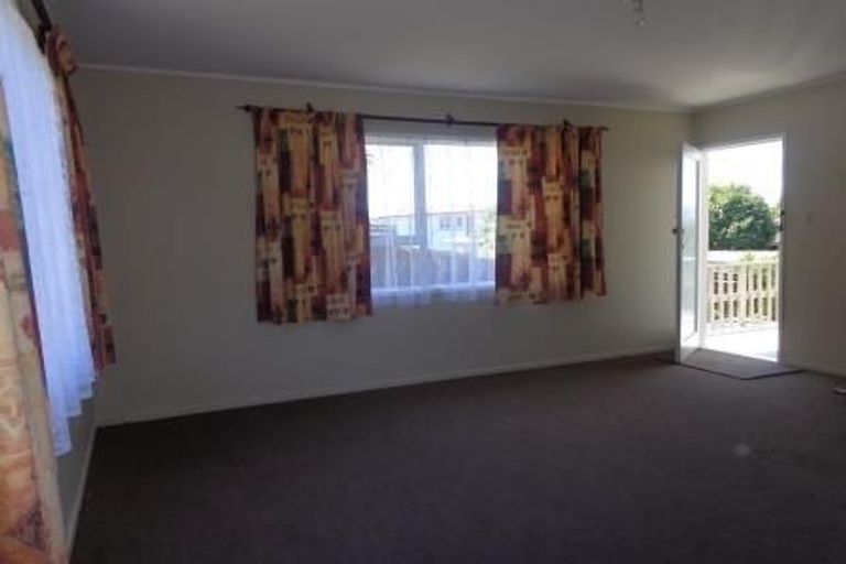 Photo of property in 2/341 Royal Road, Massey, Auckland, 0614