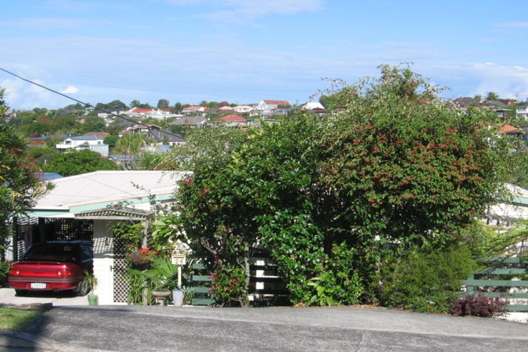 Photo of property in 24a Kiteroa Terrace, Rothesay Bay, Auckland, 0630