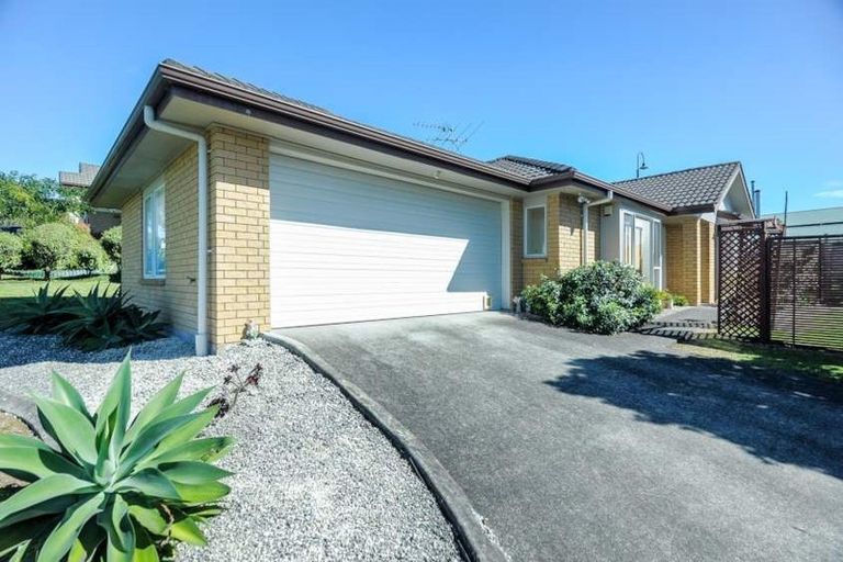 Photo of property in 8 Rush Creek Drive, Westgate, Auckland, 0614