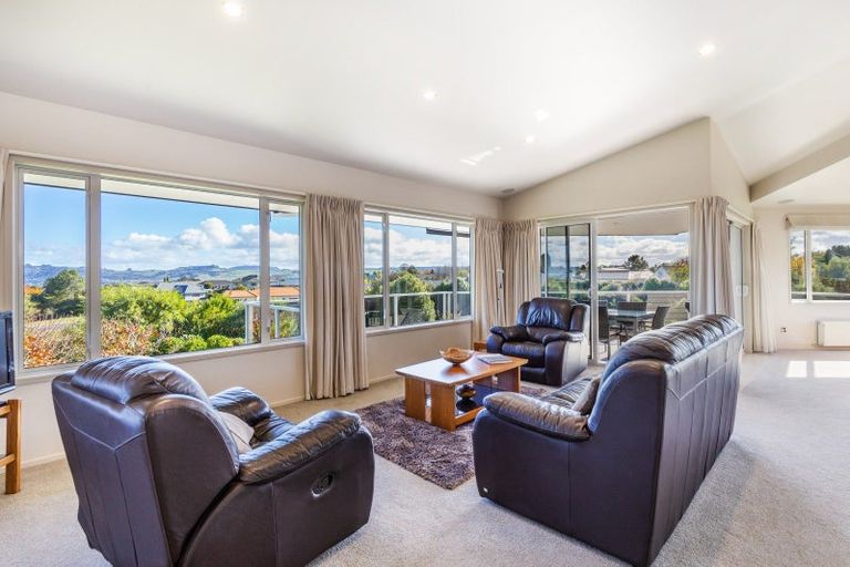 Photo of property in 19 Magnolia Rise, Waipahihi, Taupo, 3330