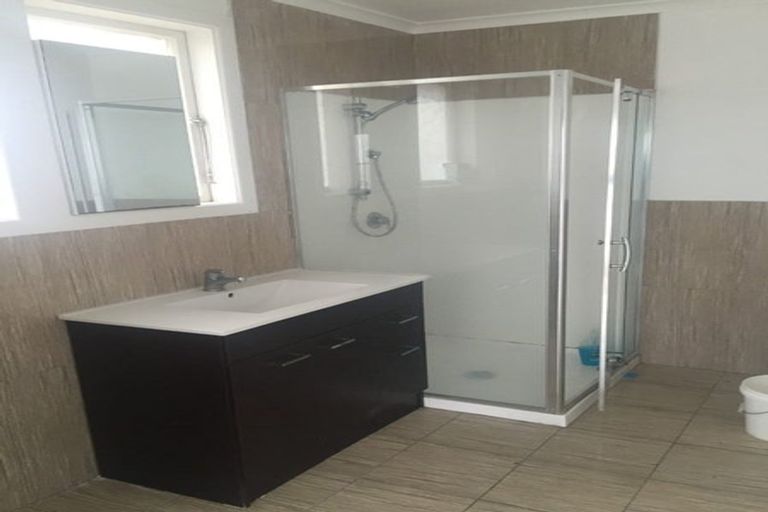 Photo of property in 107 Tidal Road, Mangere, Auckland, 2022