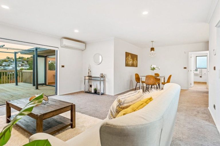 Photo of property in 21 Breenagh Place, Massey, Auckland, 0614