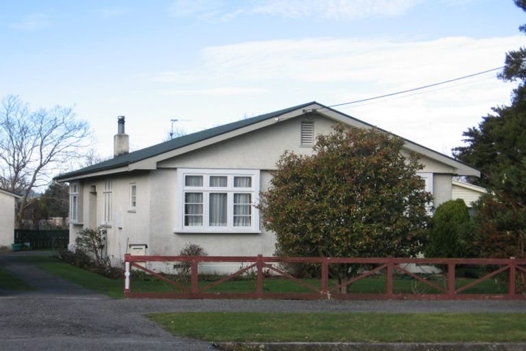 Photo of property in 6 Lansdowne Crescent, Lansdowne, Masterton, 5810