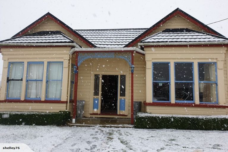 Photo of property in 27 Main Road, Owaka, 9535