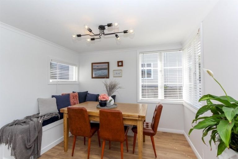 Photo of property in 27 Birdwood Avenue, Moturoa, New Plymouth, 4310