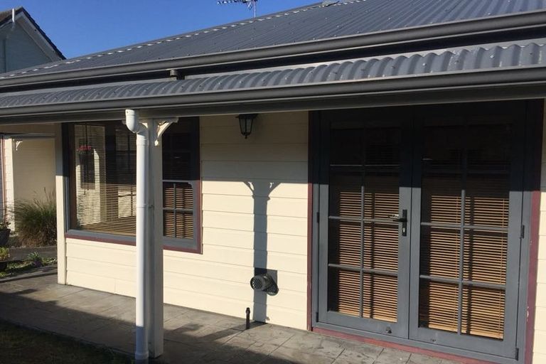 Photo of property in 1a Roy Street, Tawa, Wellington, 5028