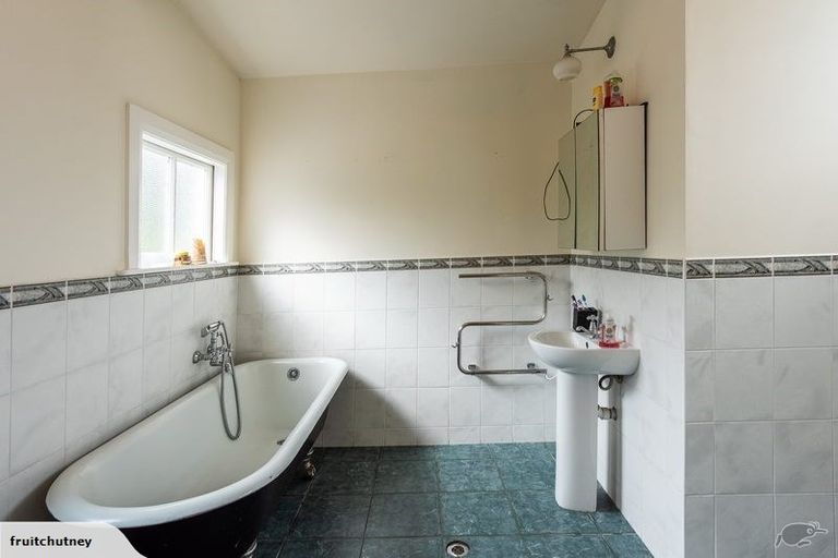 Photo of property in 84 Kilbirnie Crescent, Kilbirnie, Wellington, 6022